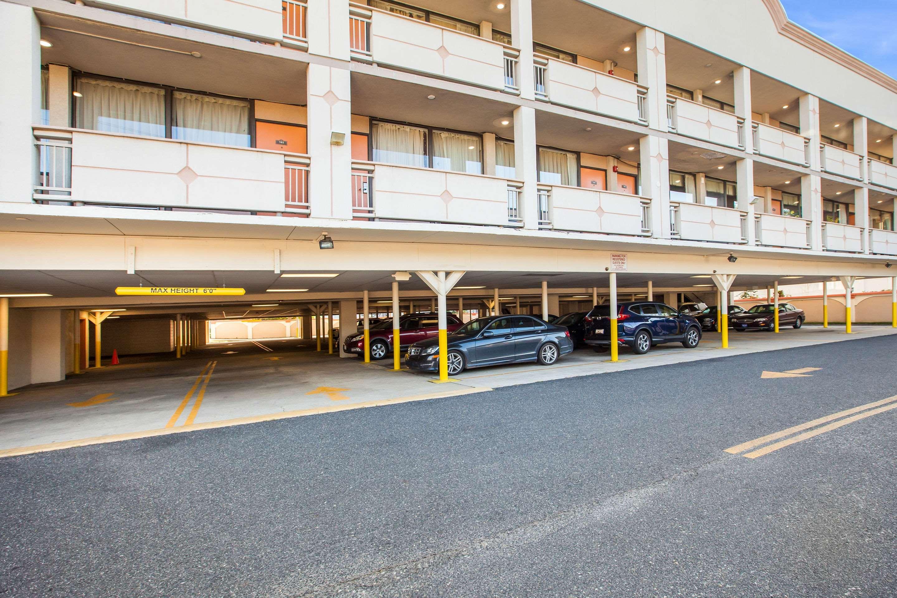Super 8 By Wyndham Meadowlands Hotel Carlstadt Eksteriør billede